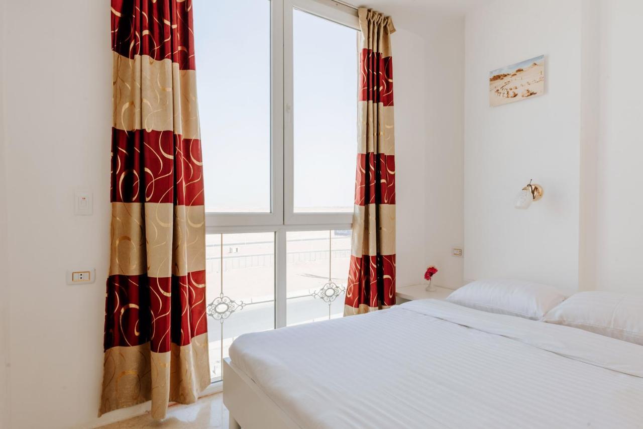 Desert Moon Hotel 3*